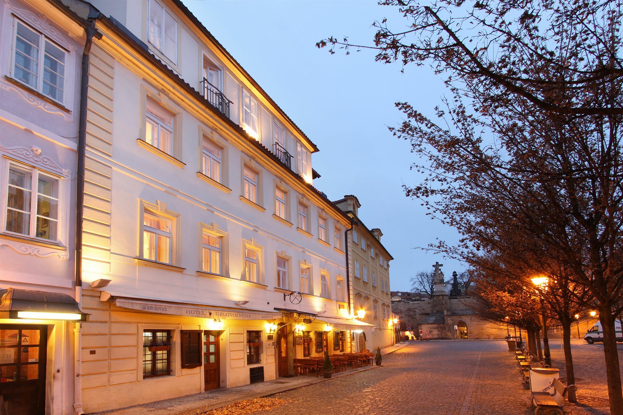 Hotel At The Golden Scissors Prag Eksteriør billede